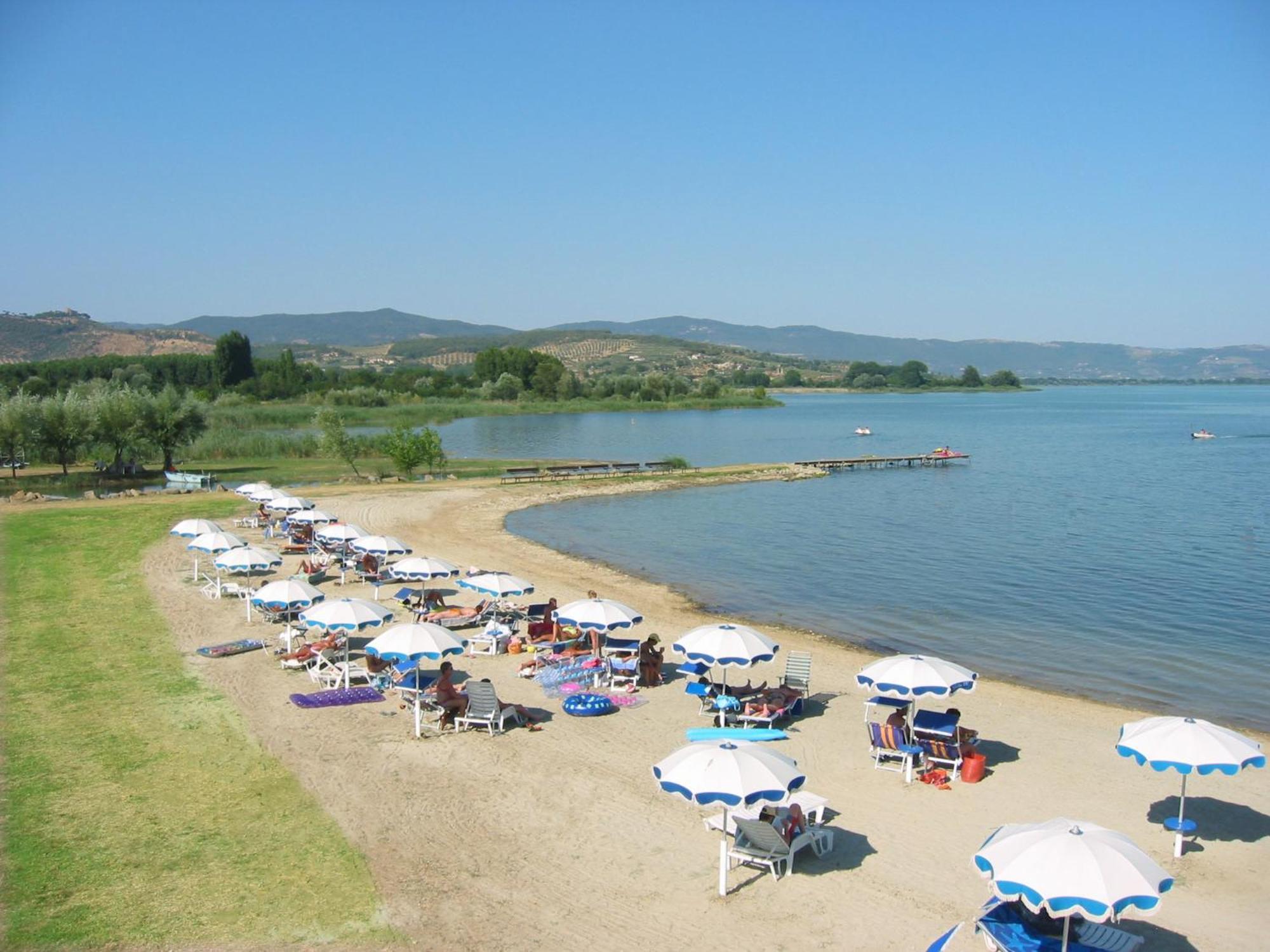 Camping Badiaccia Village Кастильоне дел Лаго Екстериор снимка